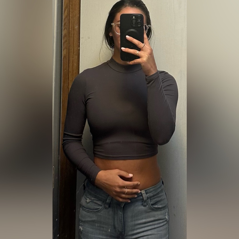 mock neck crop top
